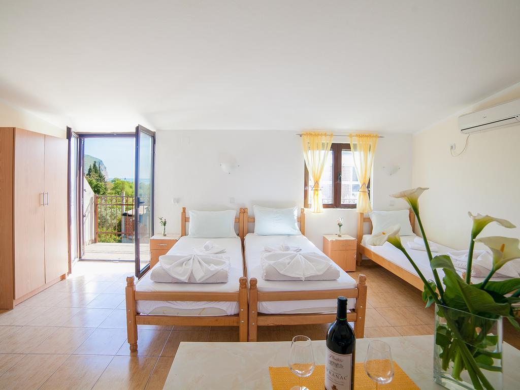 Apartments Viktorija Petrovac Chambre photo