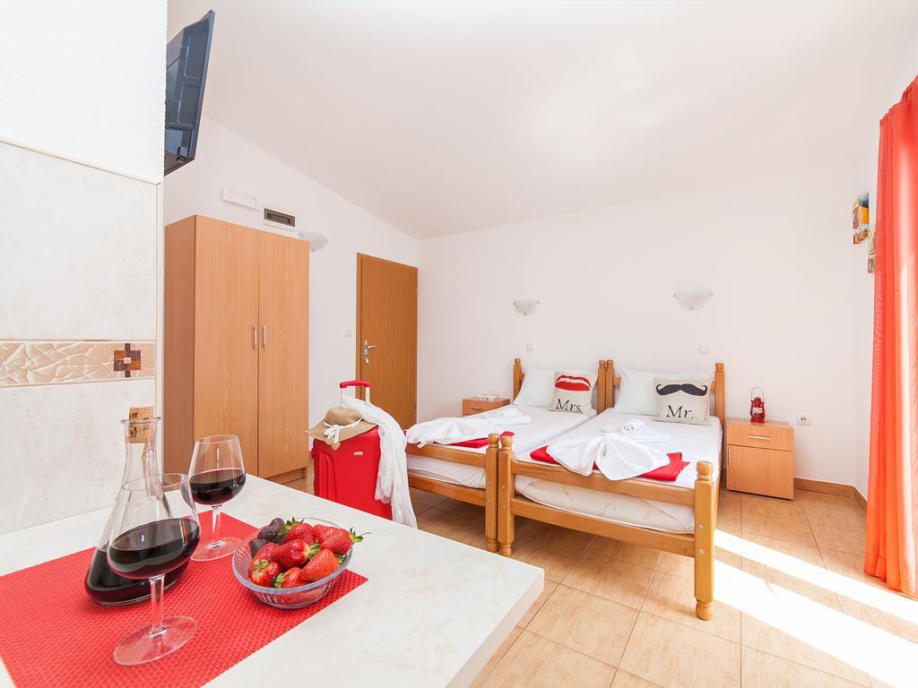 Apartments Viktorija Petrovac Extérieur photo